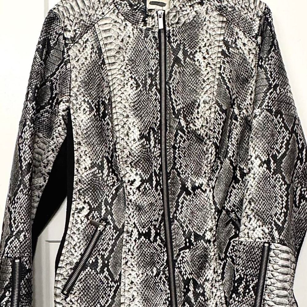 Avenue Women's Grey and Black Jacket